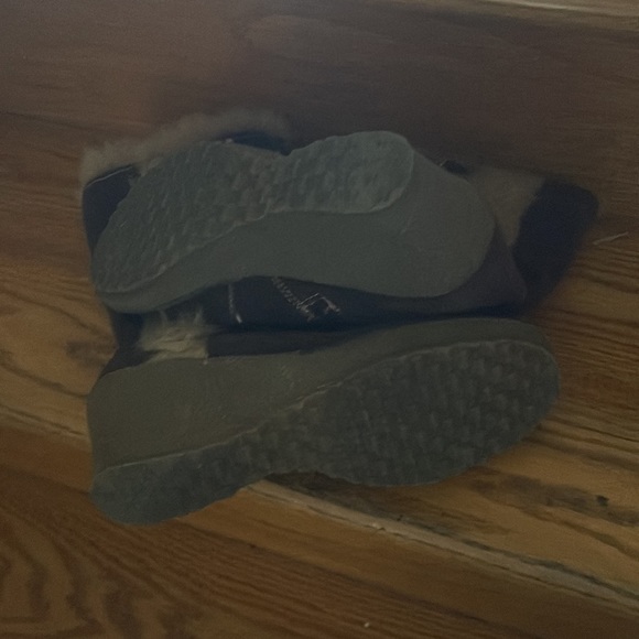 I got it from a friend’s friend.  It’s too high & wrong side too. - Picture 2 of 3